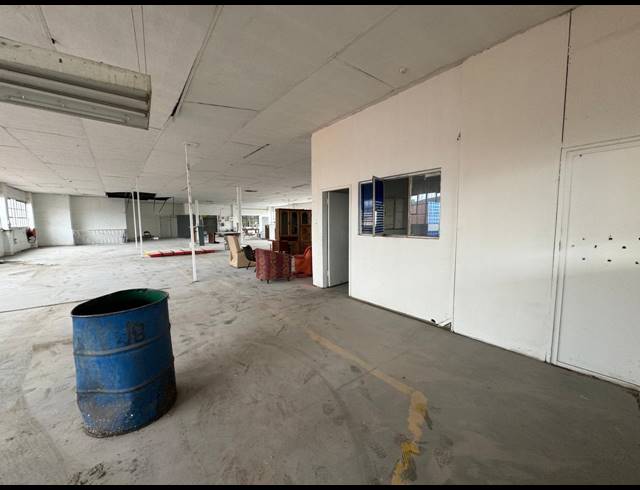 671M² WAREHOUSE TO LET IN INDUSTRIA NORTH